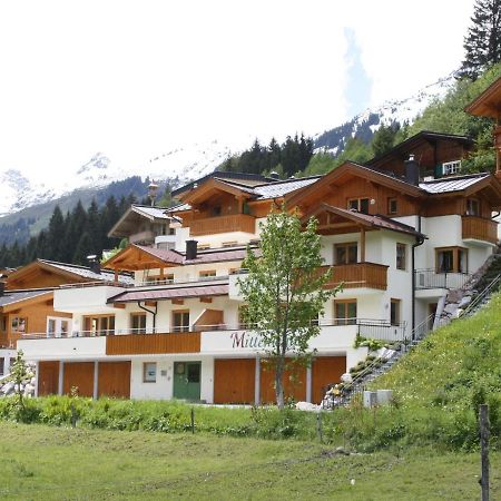 Large Chalet Apartment In Saalbach Hinterglemm Buitenkant foto