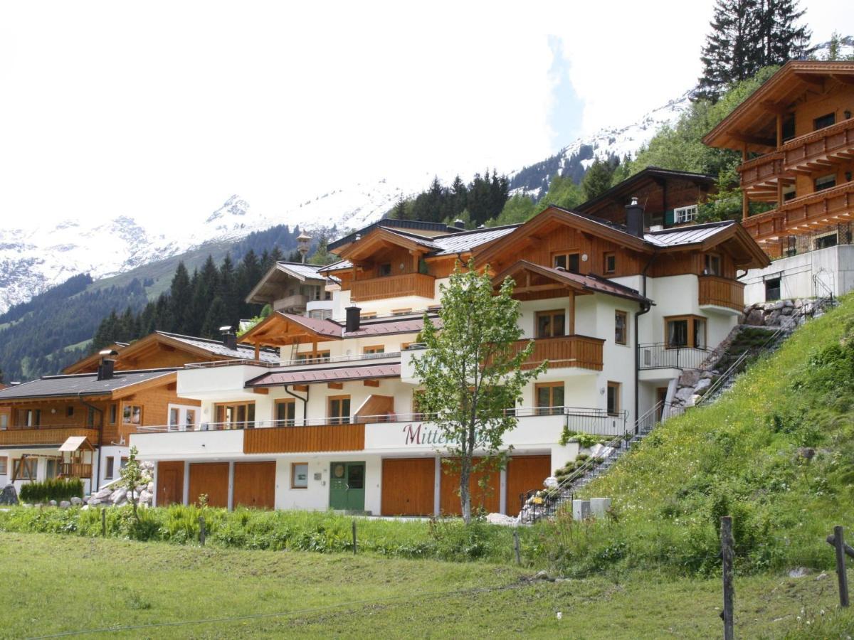 Large Chalet Apartment In Saalbach Hinterglemm Buitenkant foto