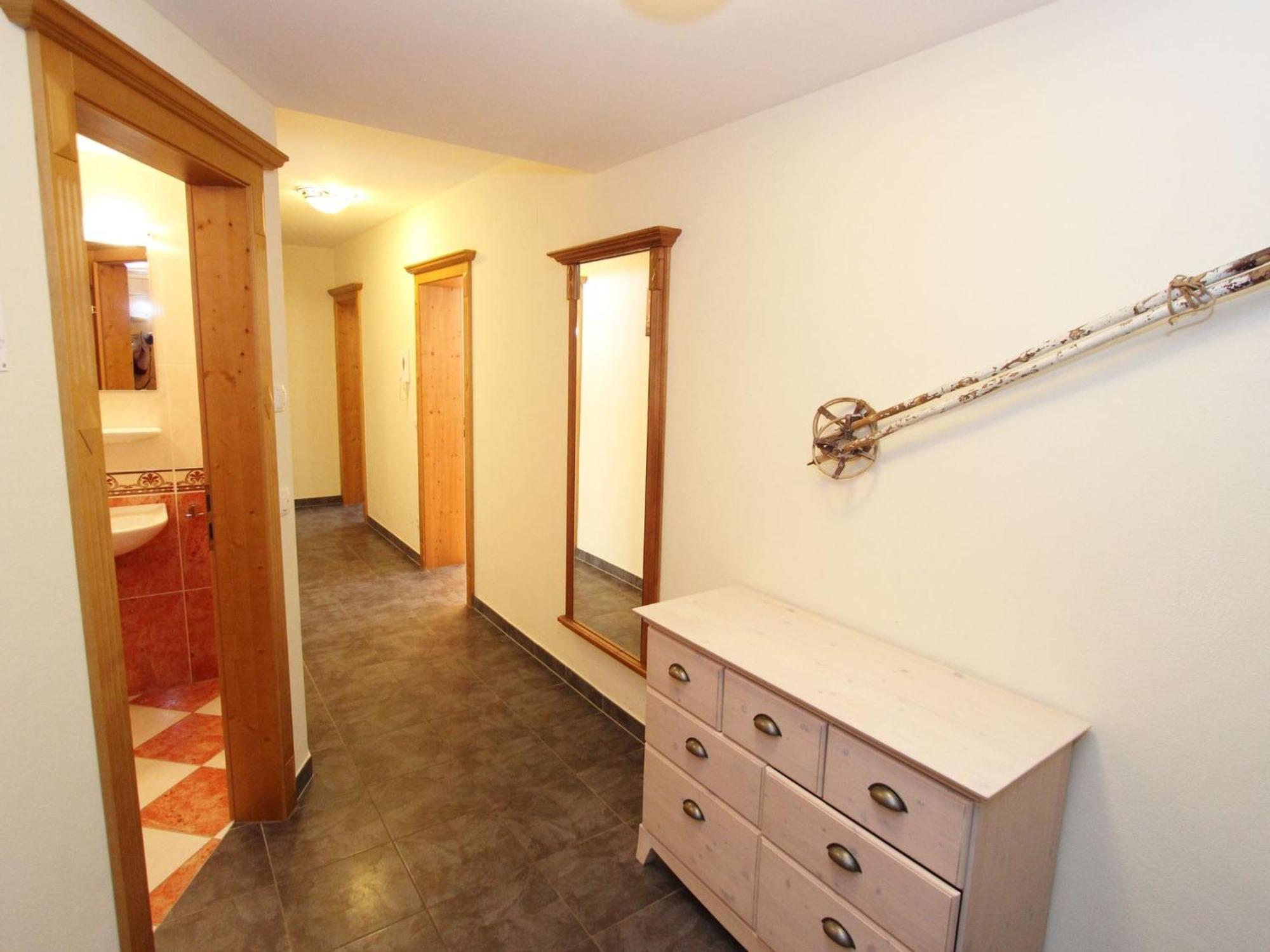 Large Chalet Apartment In Saalbach Hinterglemm Buitenkant foto